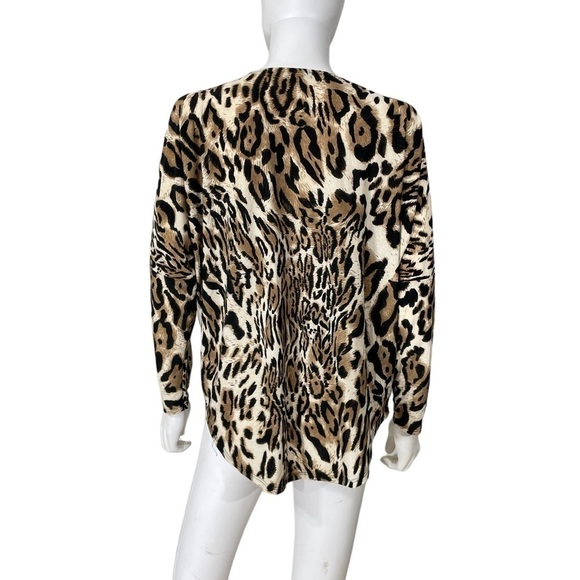 Ariella Animal Print Long Sleeve Neck Zipper Top
New - Picture 4 of 5